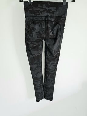 Lululemon Black Camouflage Leggings Side Pockets